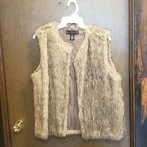 NWOT faux fur vest